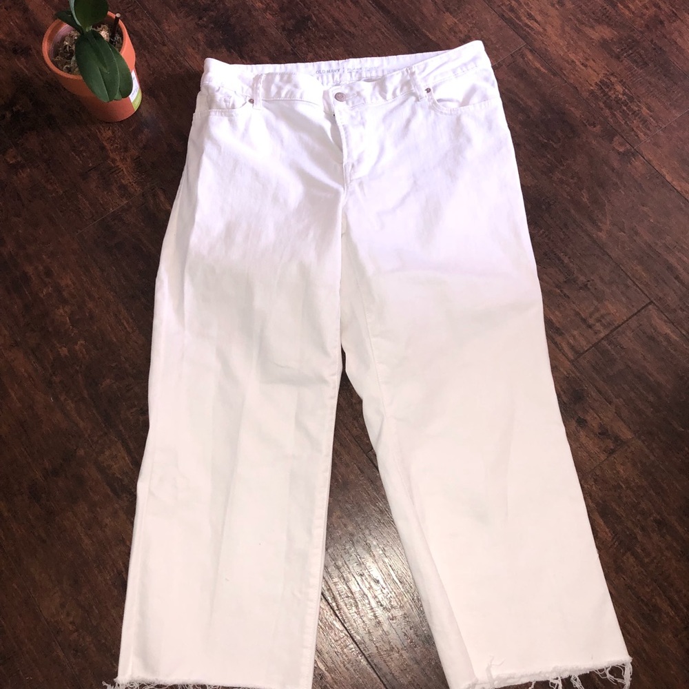 White cropped and cut Old Navy 16.